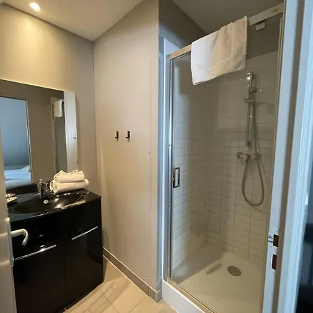 Apt Duplex Ou Plain Pied Tout Confort Plein Centre Ville Bayeux Proche Commerces, Restaurants, Avec Terrasse Privative Ou Jardin Commun Amenage Clos, Parking Gratuit A Proximite, Proche Plages Du Debarquement Buitenkant foto