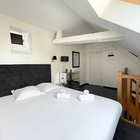 Apt Duplex Ou Plain Pied Tout Confort Plein Centre Ville Bayeux Proche Commerces, Restaurants, Avec Terrasse Privative Ou Jardin Commun Amenage Clos, Parking Gratuit A Proximite, Proche Plages Du Debarquement Buitenkant foto