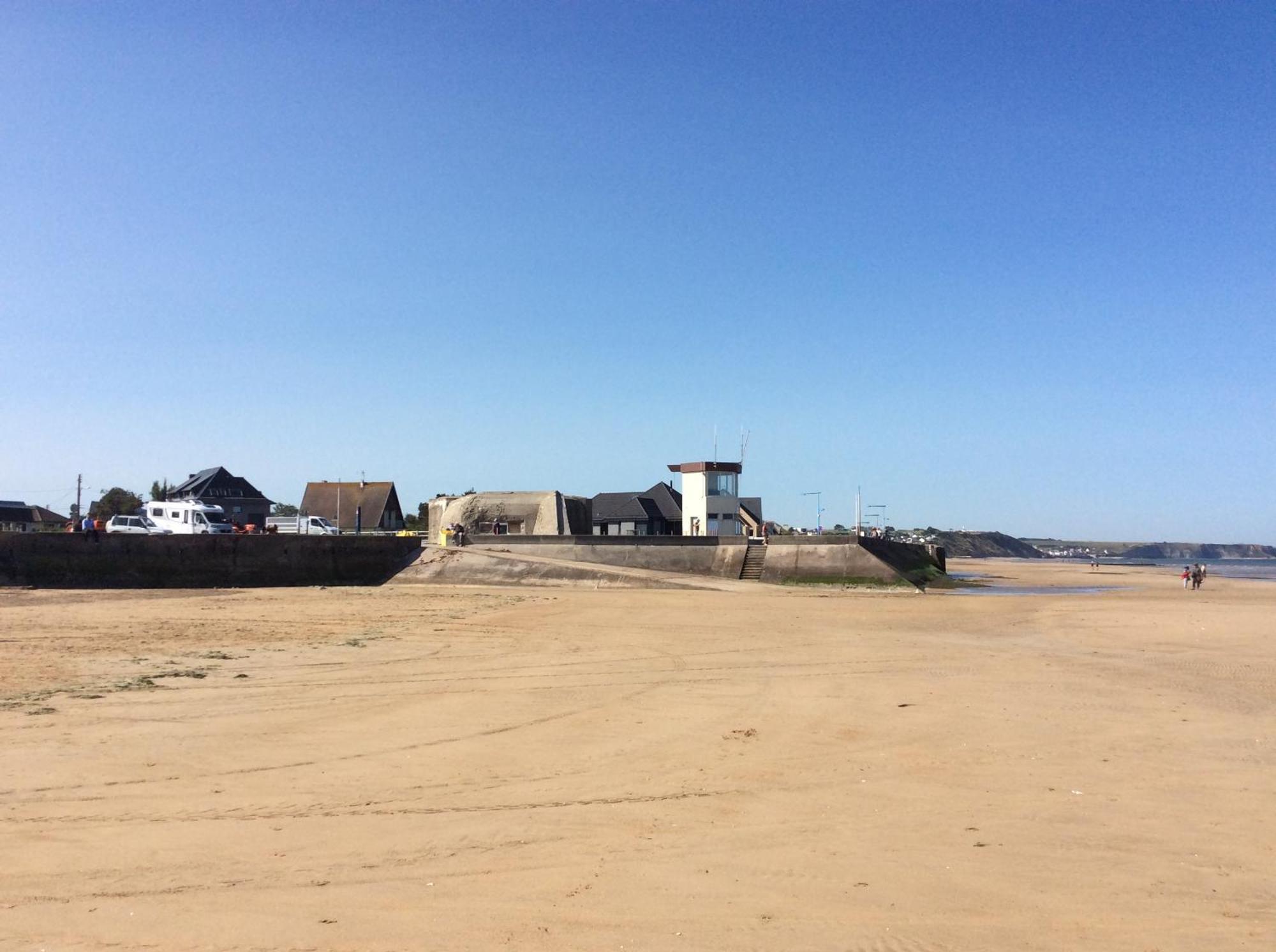 Duplex Ou Plain Pied Confort Plein Centre Proche Commerces, Restaurants, Avec Terrasse Privative Ou Jardin Commun Amenage Clos, Parking Gratuit A Proximite, Proche Plages Du Debarquement Bayeux