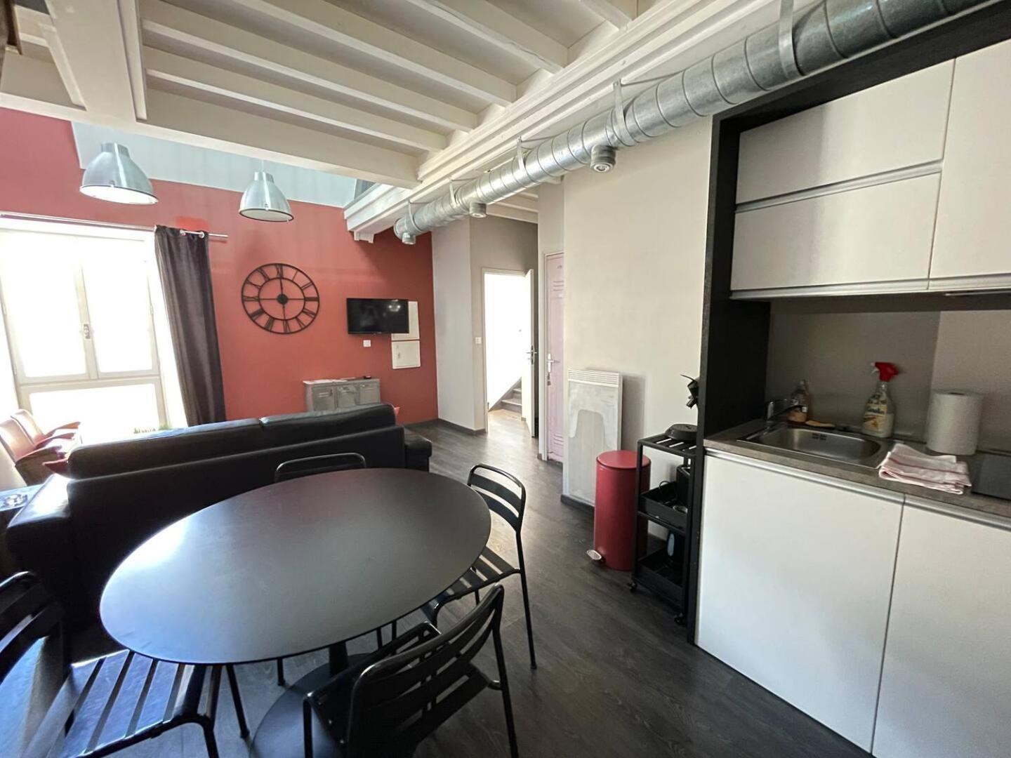 Duplex Ou Plain Pied Confort Plein Centre Proche Commerces, Restaurants, Avec Terrasse Privative Ou Jardin Commun Amenage Clos, Parking Gratuit A Proximite, Proche Plages Du Debarquement Apartment *