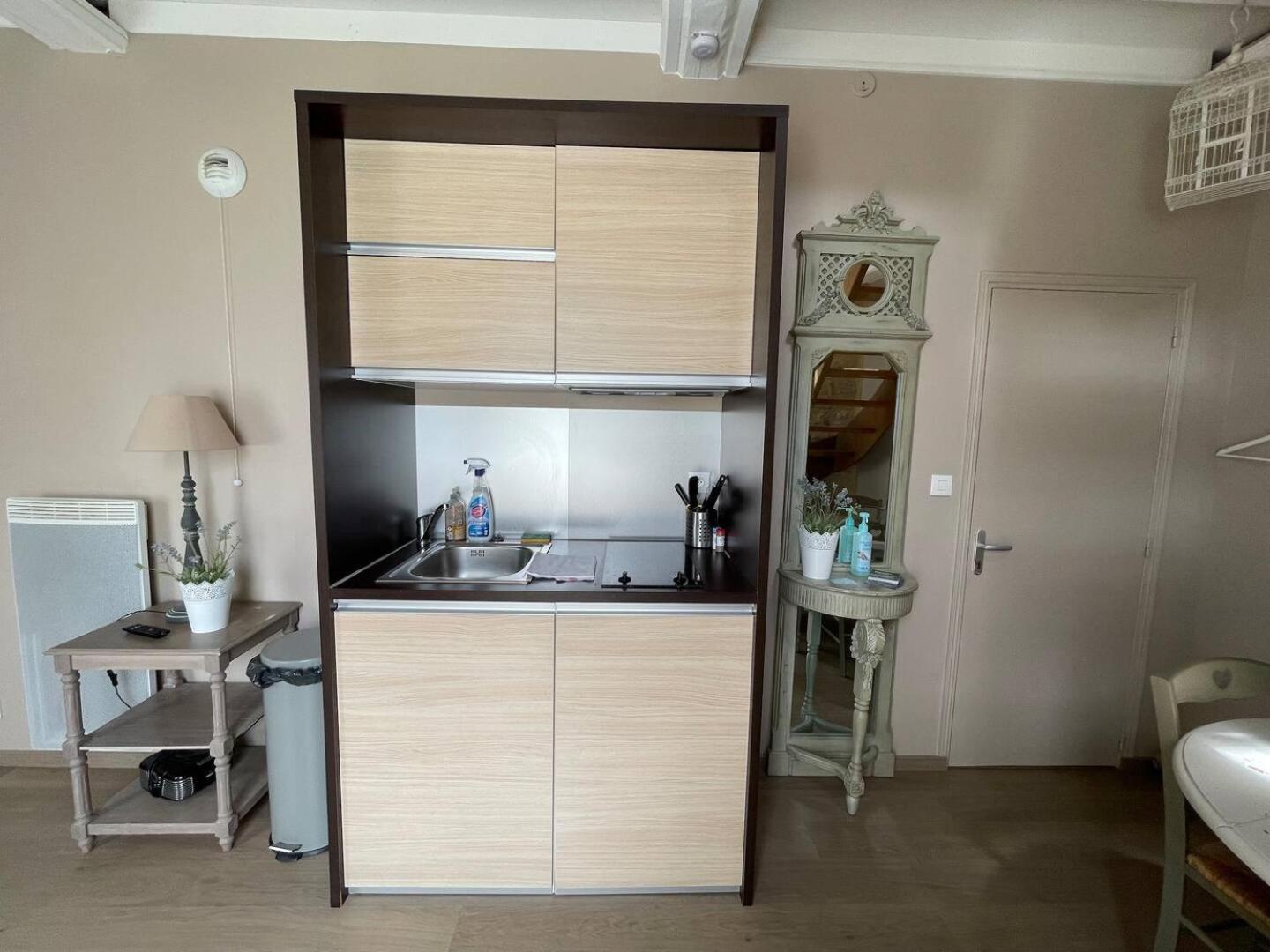 Duplex Ou Plain Pied Confort Plein Centre Proche Commerces, Restaurants, Avec Terrasse Privative Ou Jardin Commun Amenage Clos, Parking Gratuit A Proximite, Proche Plages Du Debarquement * Bayeux