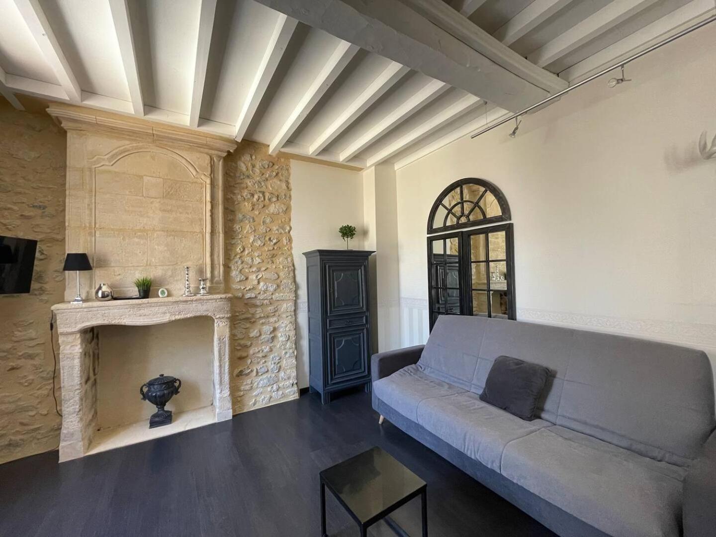 Apartment Duplex Ou Plain Pied Confort Plein Centre Proche Commerces, Restaurants, Avec Terrasse Privative Ou Jardin Commun Amenage Clos, Parking Gratuit A Proximite, Proche Plages Du Debarquement *