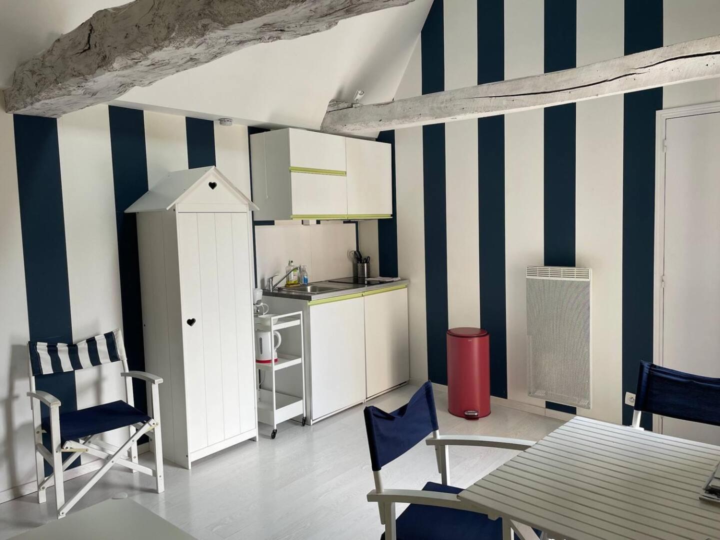 Duplex Ou Plain Pied Confort Plein Centre Proche Commerces, Restaurants, Avec Terrasse Privative Ou Jardin Commun Amenage Clos, Parking Gratuit A Proximite, Proche Plages Du Debarquement * Bayeux