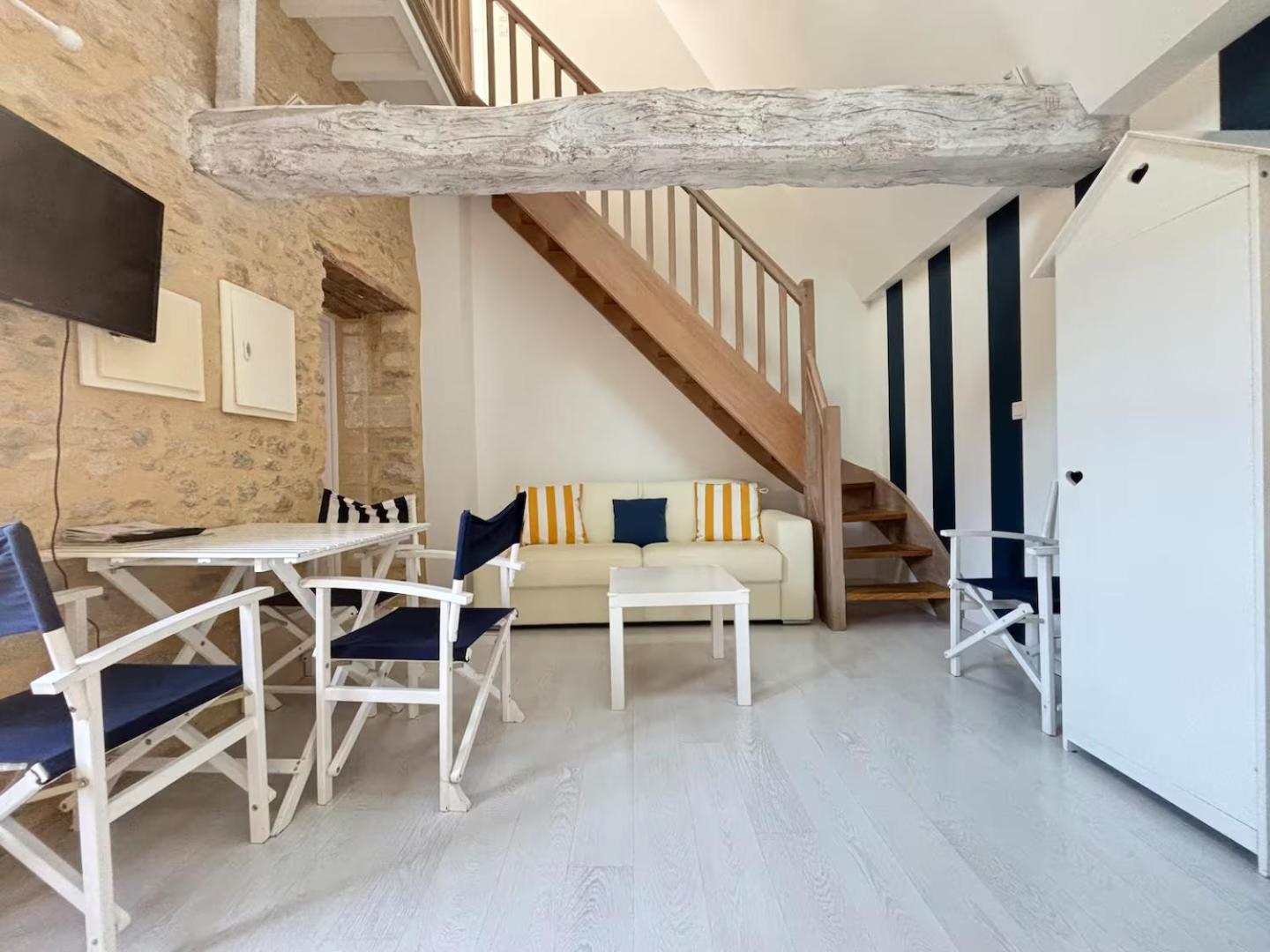 Duplex Ou Plain Pied Confort Plein Centre Proche Commerces, Restaurants, Avec Terrasse Privative Ou Jardin Commun Amenage Clos, Parking Gratuit A Proximite, Proche Plages Du Debarquement Apartment
