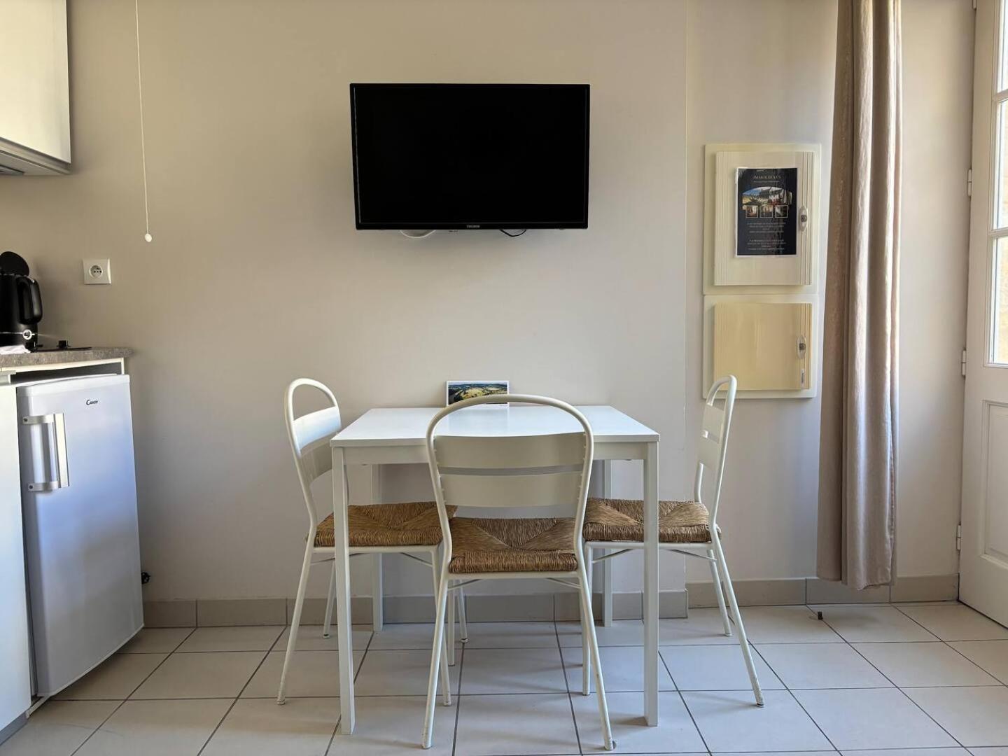 Duplex Ou Plain Pied Confort Plein Centre Proche Commerces, Restaurants, Avec Terrasse Privative Ou Jardin Commun Amenage Clos, Parking Gratuit A Proximite, Proche Plages Du Debarquement Bayeux